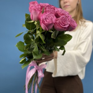 11 сиреневых роз Дип Перпл 60 см