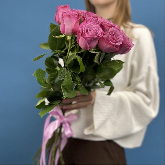 11 сиреневых роз Дип Перпл 60 см