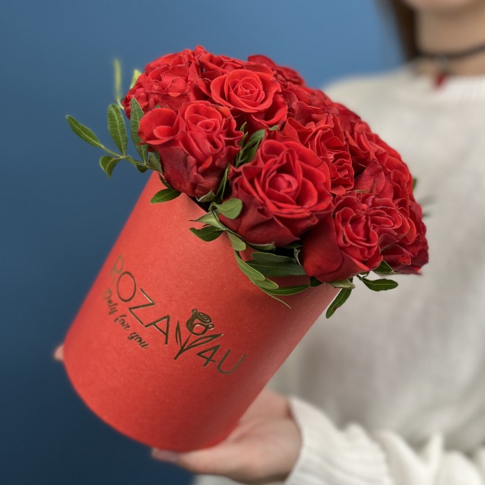 15 алых роз Эль Торо в коробке