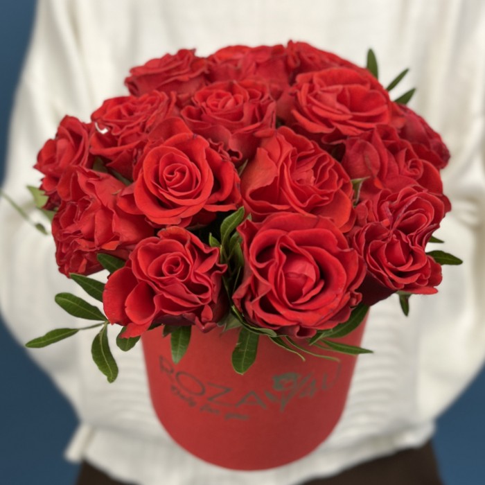 15 алых роз Эль Торо в коробке