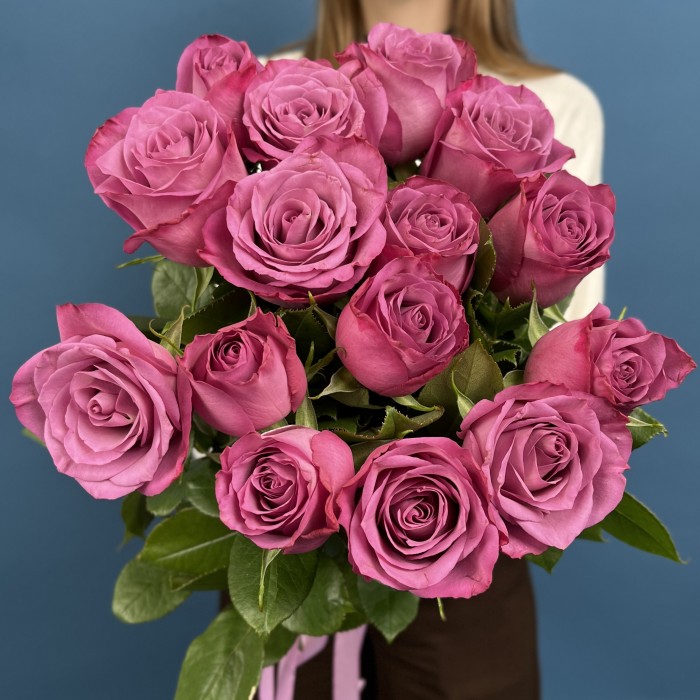 15 сиреневых роз Дип Перпл 60 см