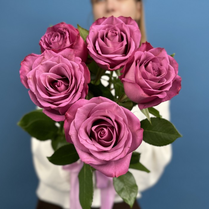 5 сиреневых роз Дип Перпл 60 см