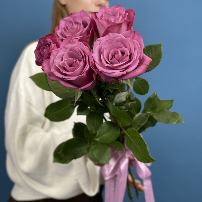 5 сиреневых роз Дип Перпл 60 см