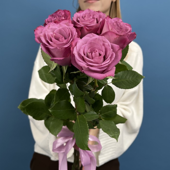 5 сиреневых роз Дип Перпл 60 см