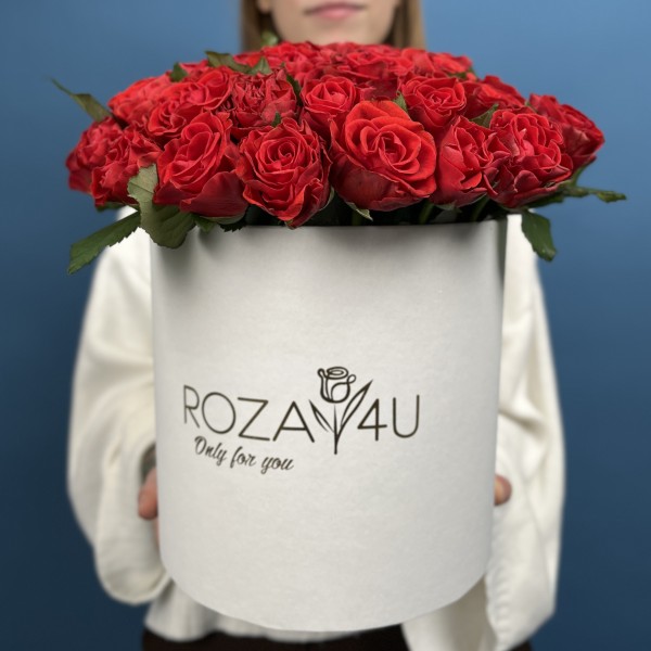 51 алая роза Эль Торо в коробке