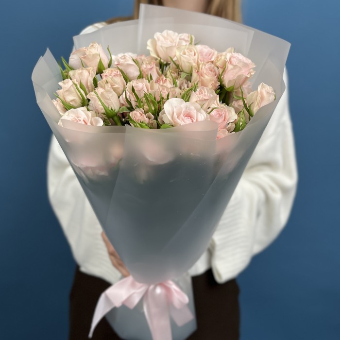 9 кремово-розовых роз Шелби 40 см