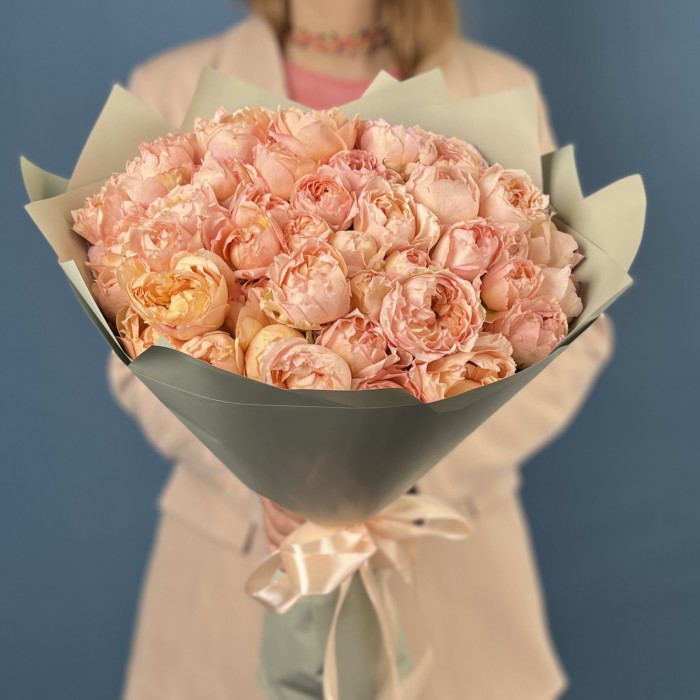 15 кустовых пионовидных роз Джульетта Хани 40 см