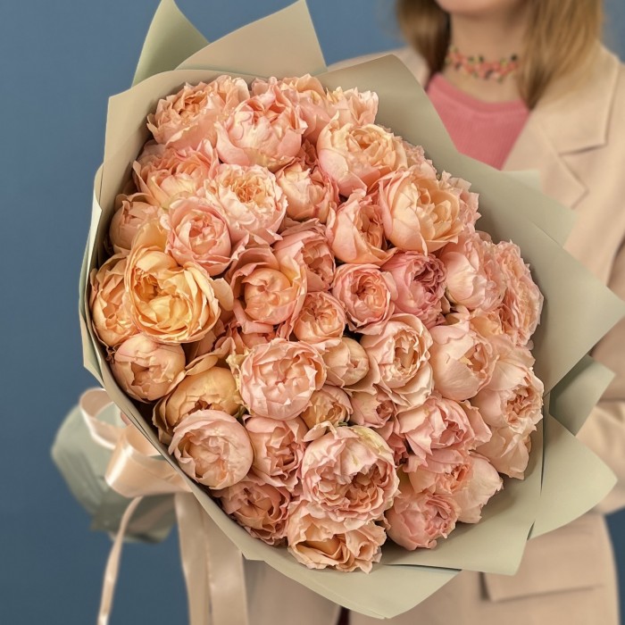 15 кустовых пионовидных роз Джульетта Хани 40 см