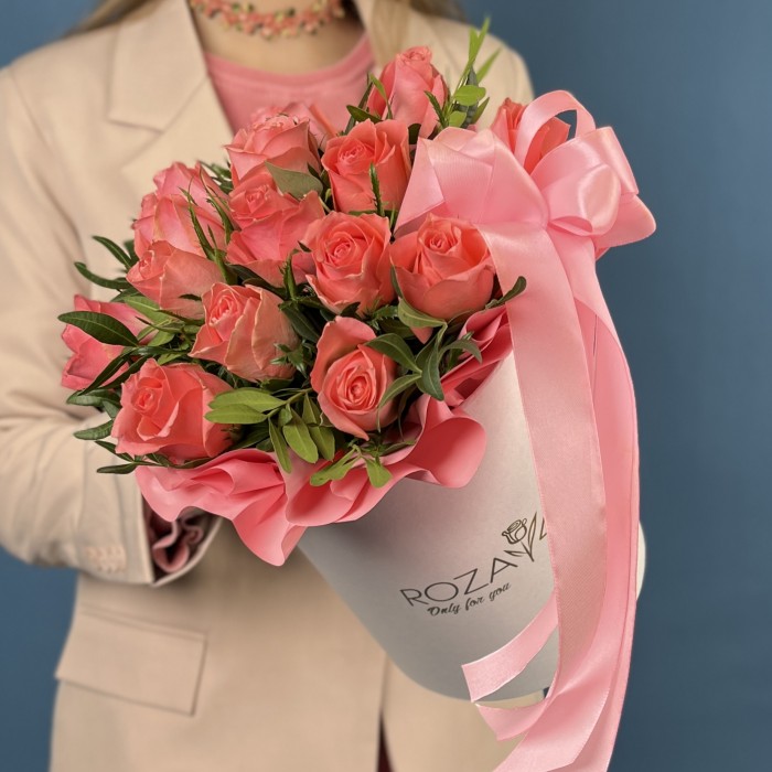 15 коралловых роз Эйс Пинк в коробке