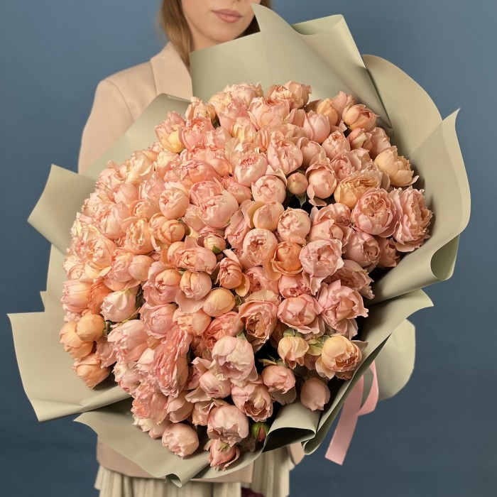 51 кустовая пионовидная роза Джульетта Хани 40 см