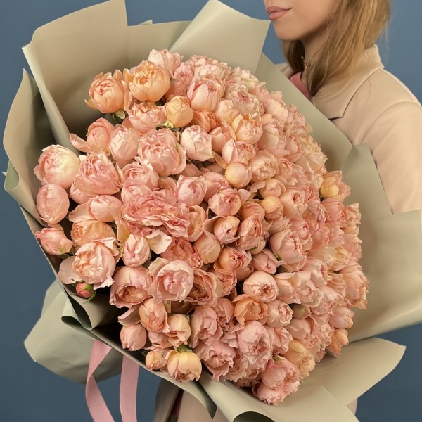 51 кустовая пионовидная роза Джульетта Хани 40 см