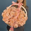 25 кустовых пионовидных роз Джульетта Хани в корзине