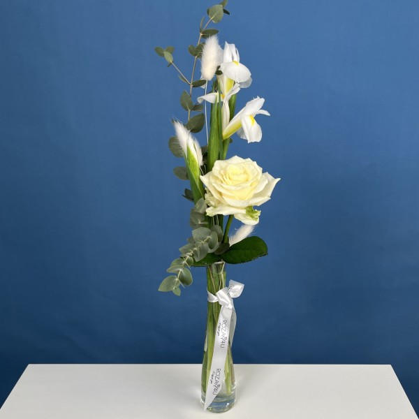 Интерьерный букет в белом цвете