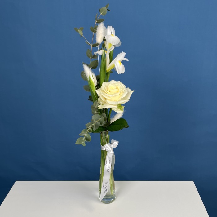 Интерьерный букет в белом цвете