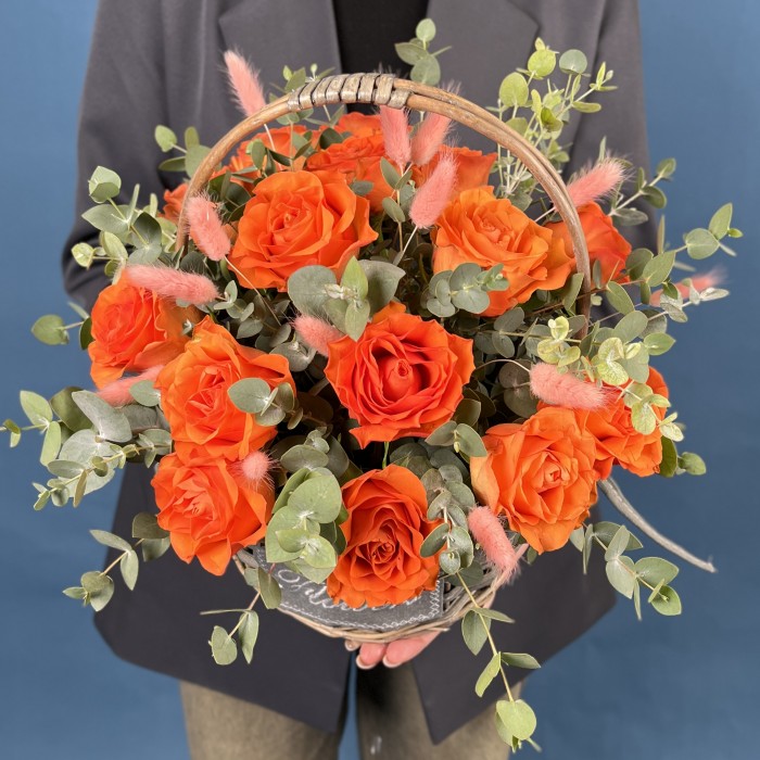 15 оранжевых роз Копакабана в корзине