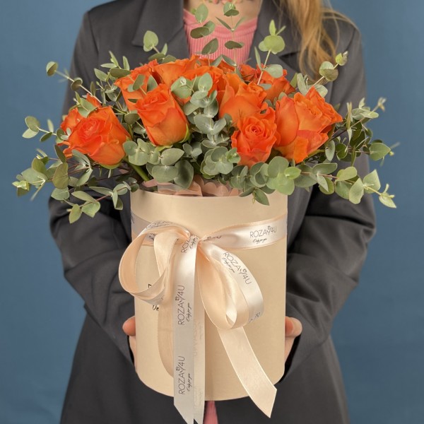 15 оранжевых роз Копакабана в коробке