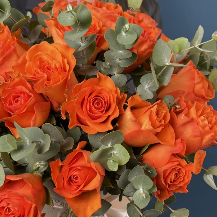 15 оранжевых роз Копакабана в коробке