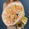 Букет из кустовых пионовидных роз с эустомой
