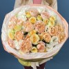 Букет из кустовых пионовидных роз с эустомой