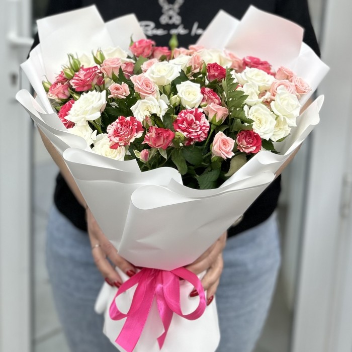 13 кустовых роз микс