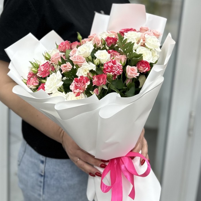 13 кустовых роз микс