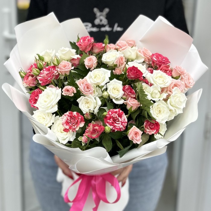 13 кустовых роз микс