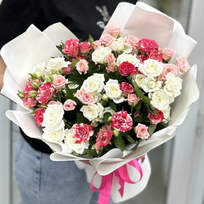13 кустовых роз микс