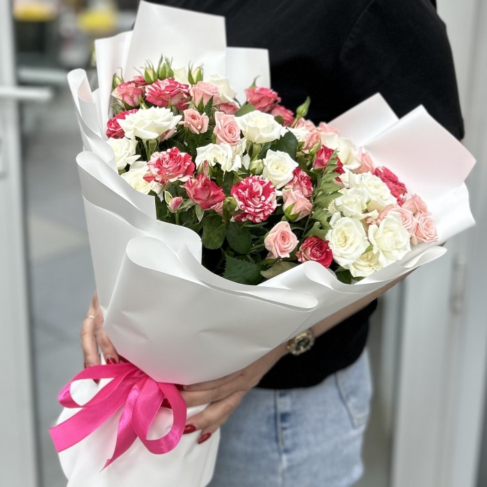 13 кустовых роз микс