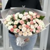 17 нежных кустовых роз микс