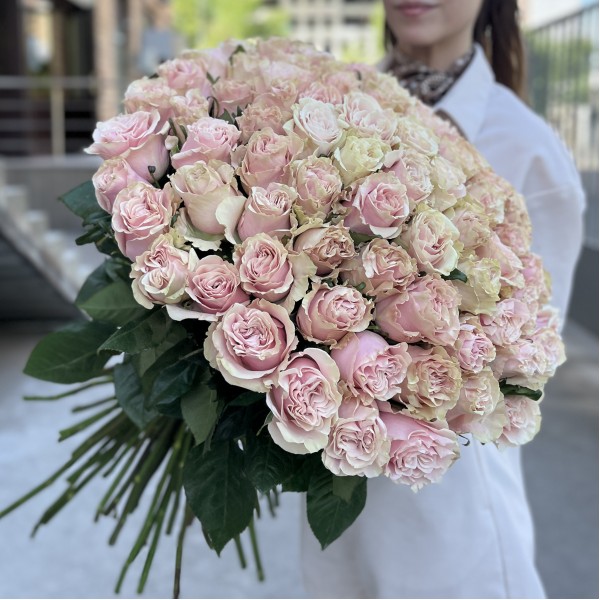 101 роза Пинк Мондиаль 70 см