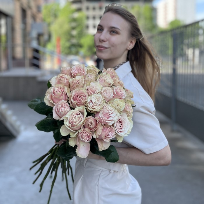 Роза Пинк Мондиаль 60 см