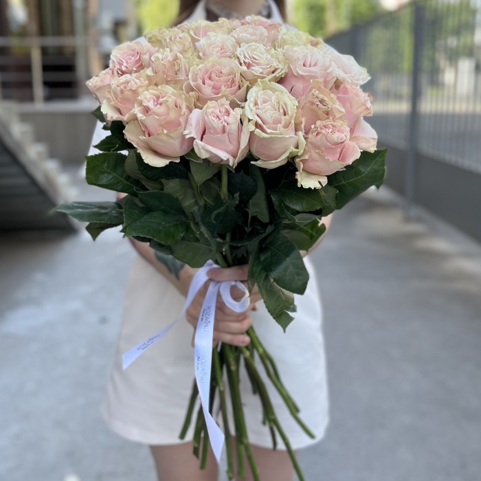 25 роз Пинк Мондиаль 70 см