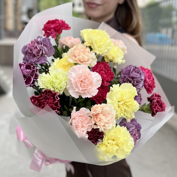 25 ярких праздничных гвоздик MIX