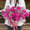 21 фиолетовая гвоздика в коробке