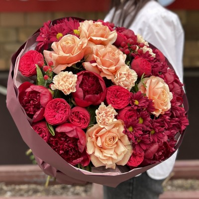 Авторский Букет с пионами и розами