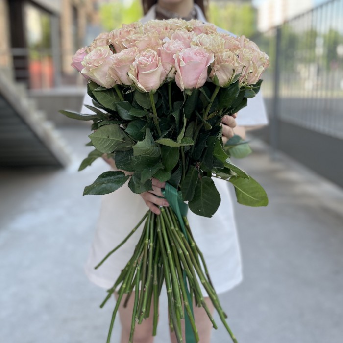 51 роза Пинк Мондиаль 80 см