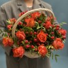 15 оранжевых роз Тропикал Амазон в корзине