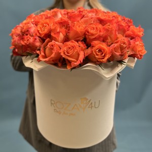 51 роза Тропикал Амазон в коробке