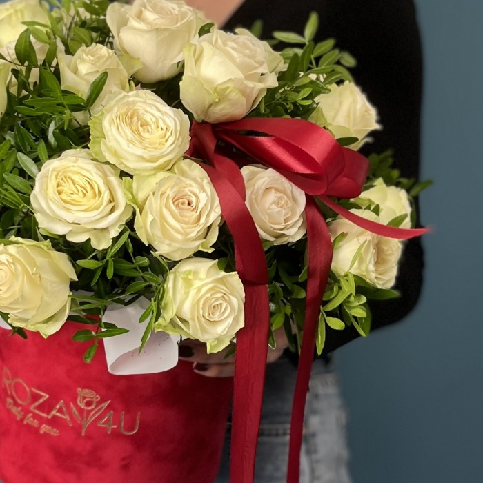 Бархатная коробка с розами на Рубиновую свадьбу