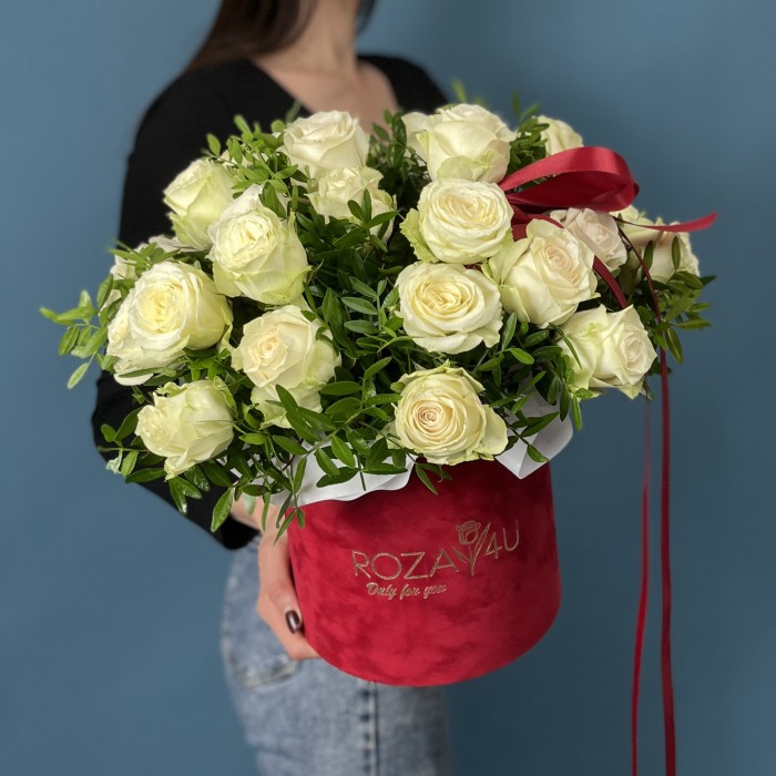 Бархатная коробка с розами на Рубиновую свадьбу