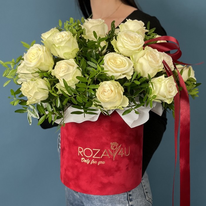 Бархатная коробка с розами на Рубиновую свадьбу