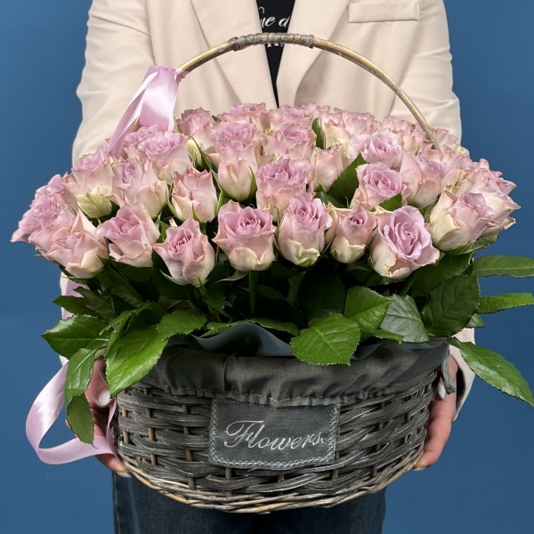 101 сиреневая роза Мемори Лейн в корзине