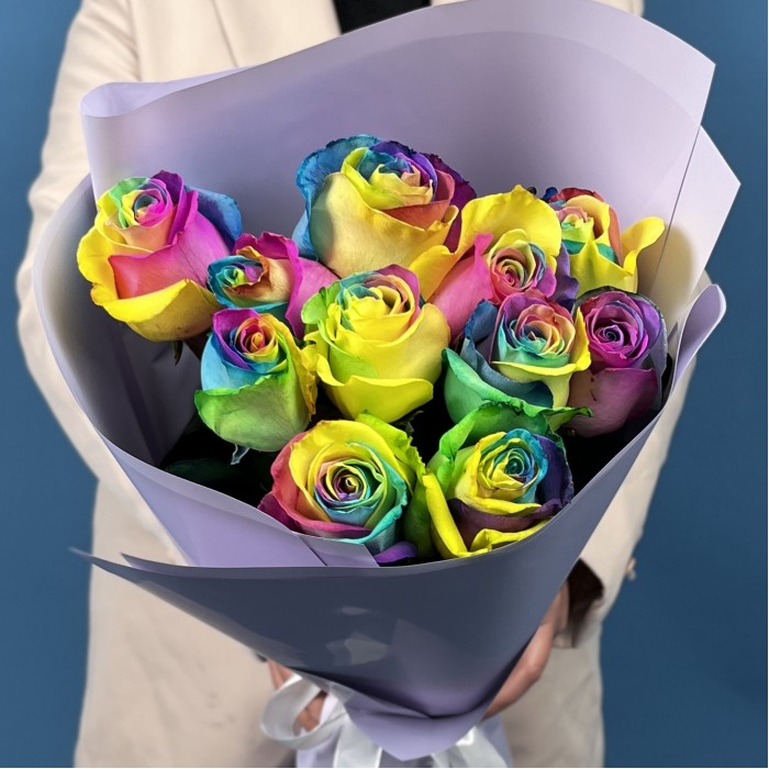 11 радужных роз 60 см