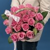25 розовых роз Шугар Лав в корзине