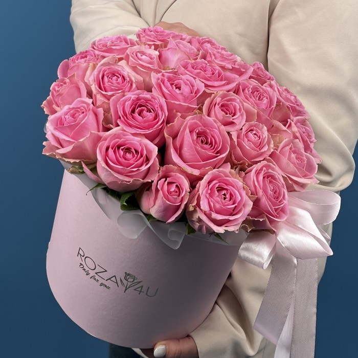 25 розовых роз Шугар Лав в коробке