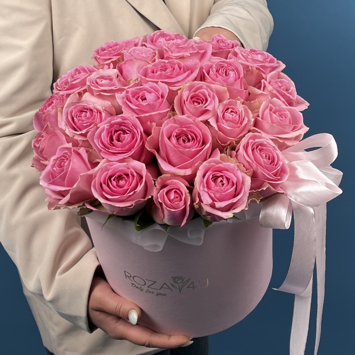 25 розовых роз Шугар Лав в коробке