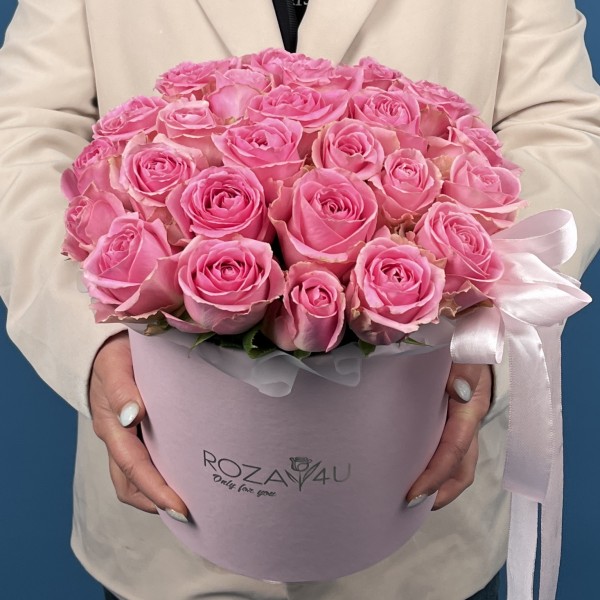 25 розовых роз Шугар Лав в коробке