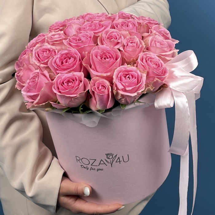 25 розовых роз Шугар Лав в коробке