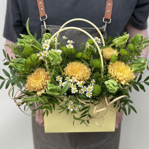 Букет дня в кашпо Зеленая гармония