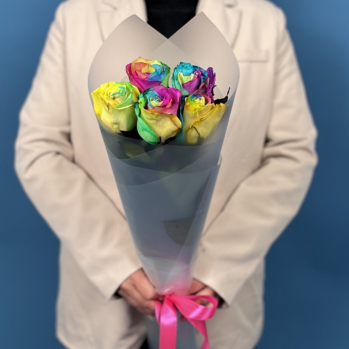 5 радужных роз 60 см